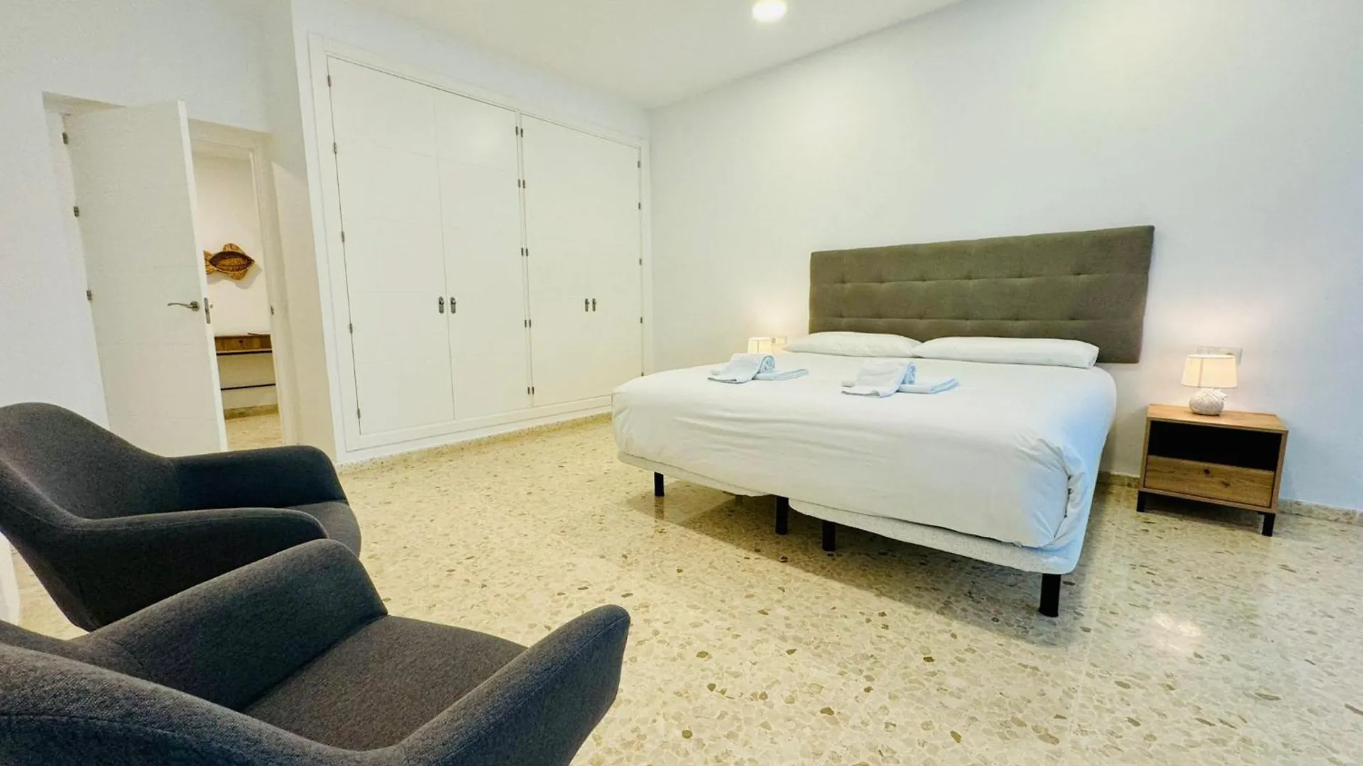 Apartamentos La Muralla Grupo Ac Gestion Cadiz
