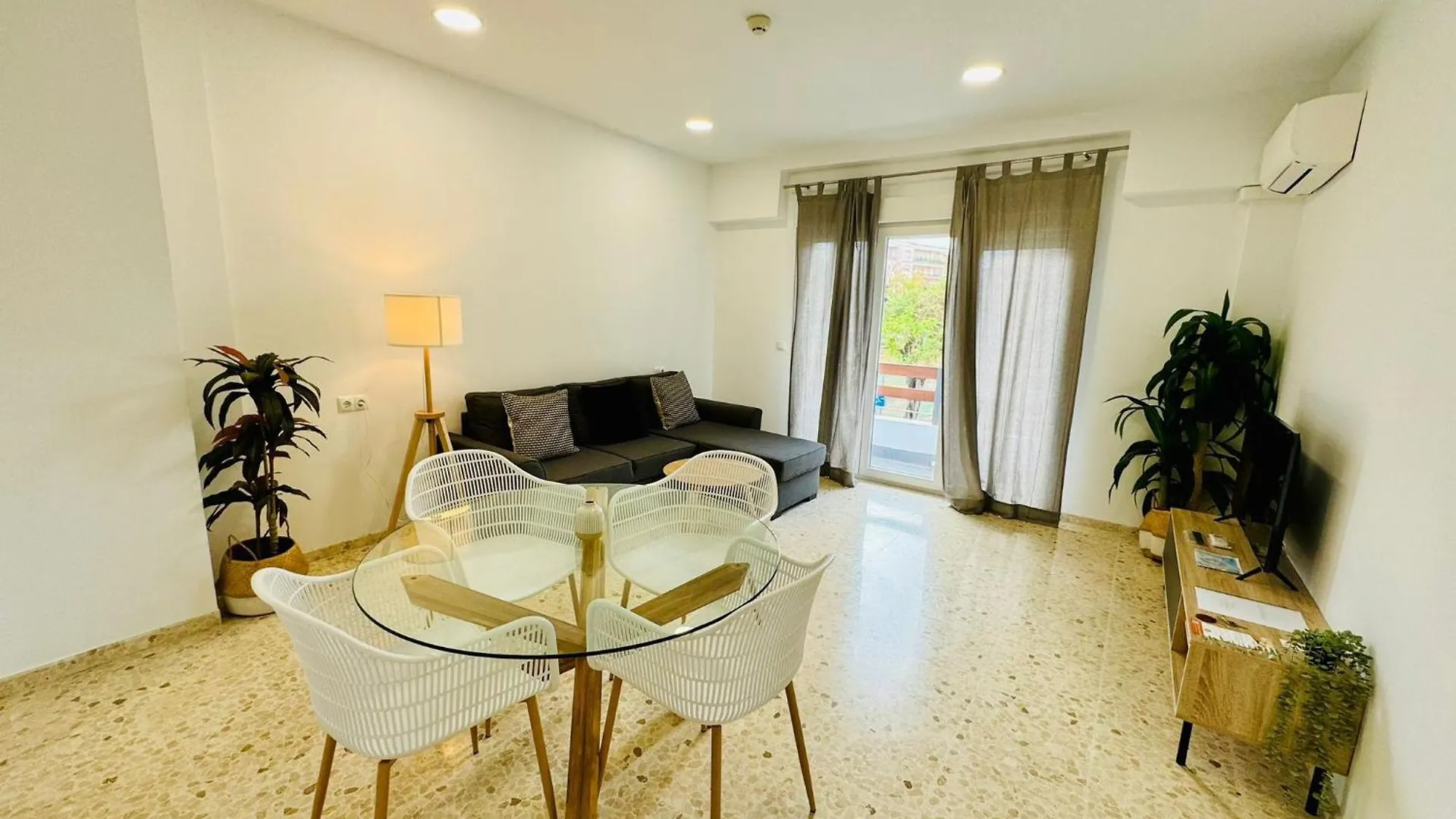 Apartamentos La Muralla Grupo Ac Gestion Cadiz