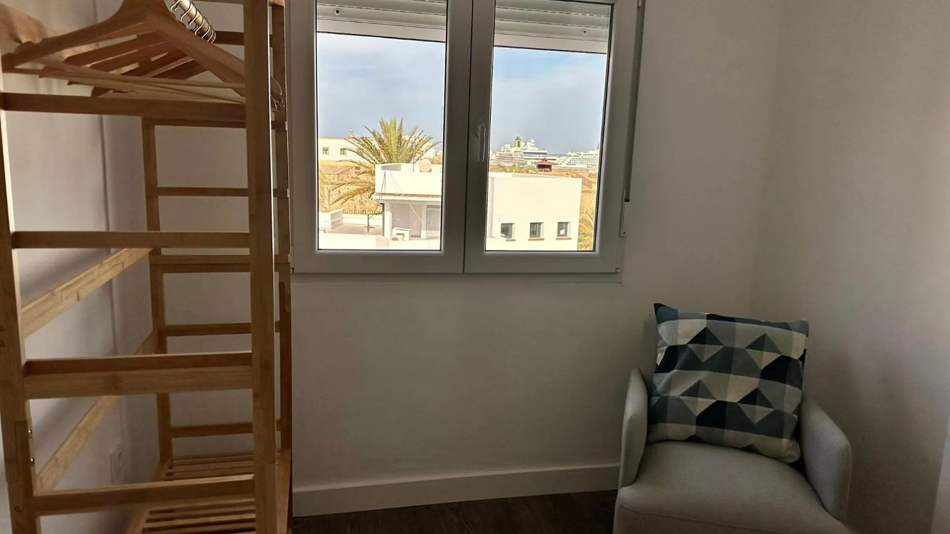 Apartamentos La Muralla Grupo Ac Gestion Cadiz Spain