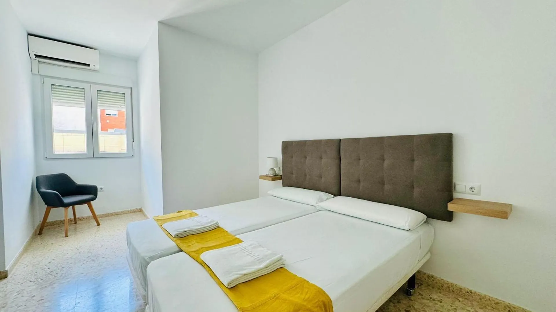 Apartamentos La Muralla Grupo Ac Gestion Cadiz Apartment